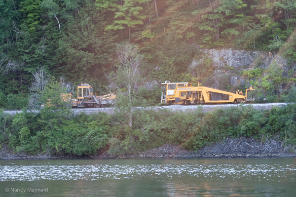 Equipment to repair tracks.